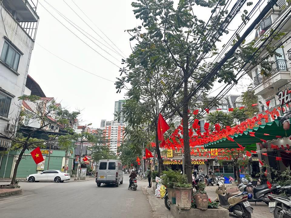 Nhà mặt phố Ngõ 67 Phùng Khoang 100m² giá 49 triệu - Vị trí kinh doanh sầm uất!