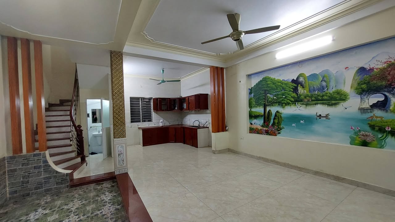 Nhà riêng tại Ngõ 73 Đức Diễn, 52m² giá thỏa thuận - Không gian sống lý tưởng, 3 mặt thoáng!