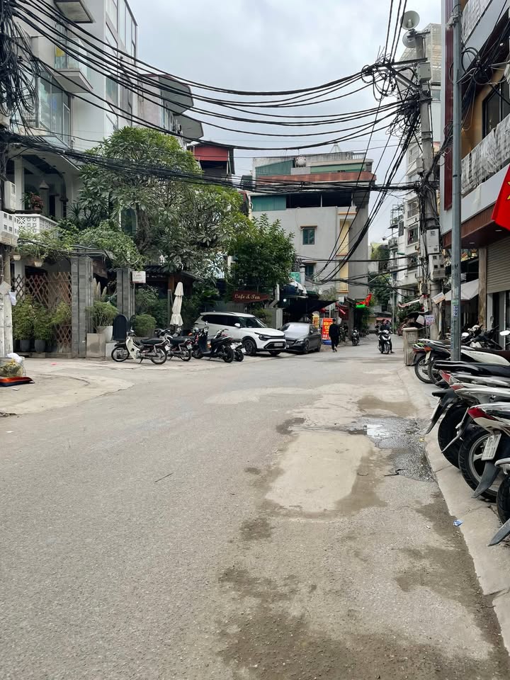 Nhà 5 tầng Đội Cấn Ngọc Hà 39m² giá 11 tỷ - Sẵn sàng giao dịch ngay!