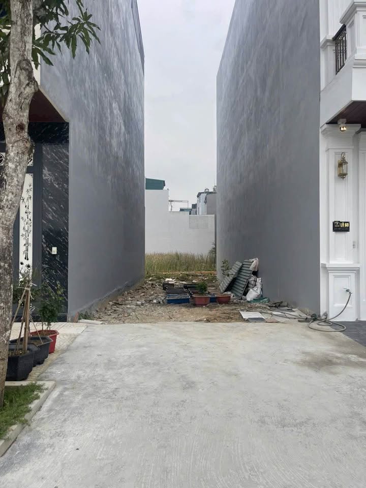 Đất nền khu Núi Long Thanh Hóa 80m² giá 4 tỷ - View trung tâm thương mại tuyệt đẹp!