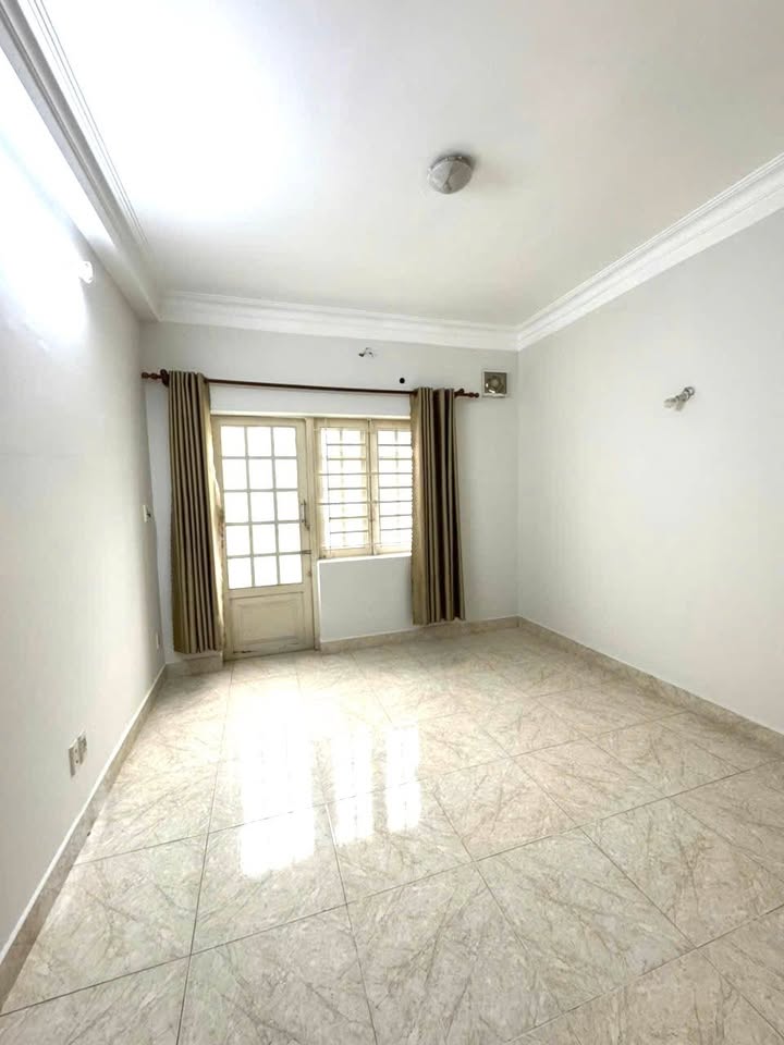 Nhà cho thuê hẻm xe hơi đường Nguyễn Trãi Quận 1 64m² giá 12 triệu - Không gian sống tiện nghi