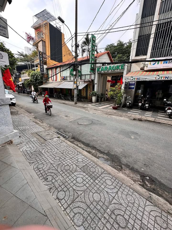 Mặt bằng kinh doanh mặt tiền Phùng Văn Cung, Phú Nhuận 36m² - Lợi nhuận cao từ vị trí đắc địa!