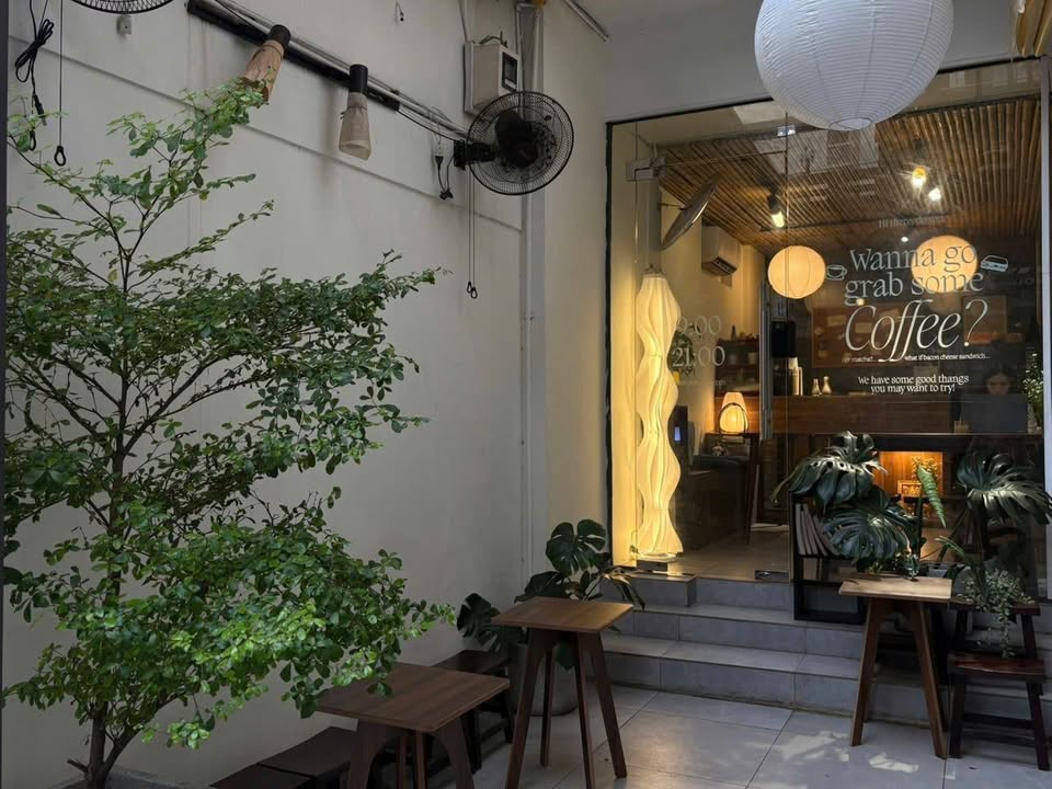 Store cho thuê Tân Định, Quận 1 - Diện tích 30m², Sân vườn nhỏ lý tưởng!