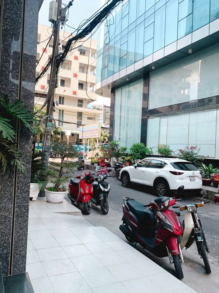 Cho thuê mặt bằng 120m² tại Q10 - FULL NỘI THẤT, hẻm VIP đường Sư Vạn Hạnh