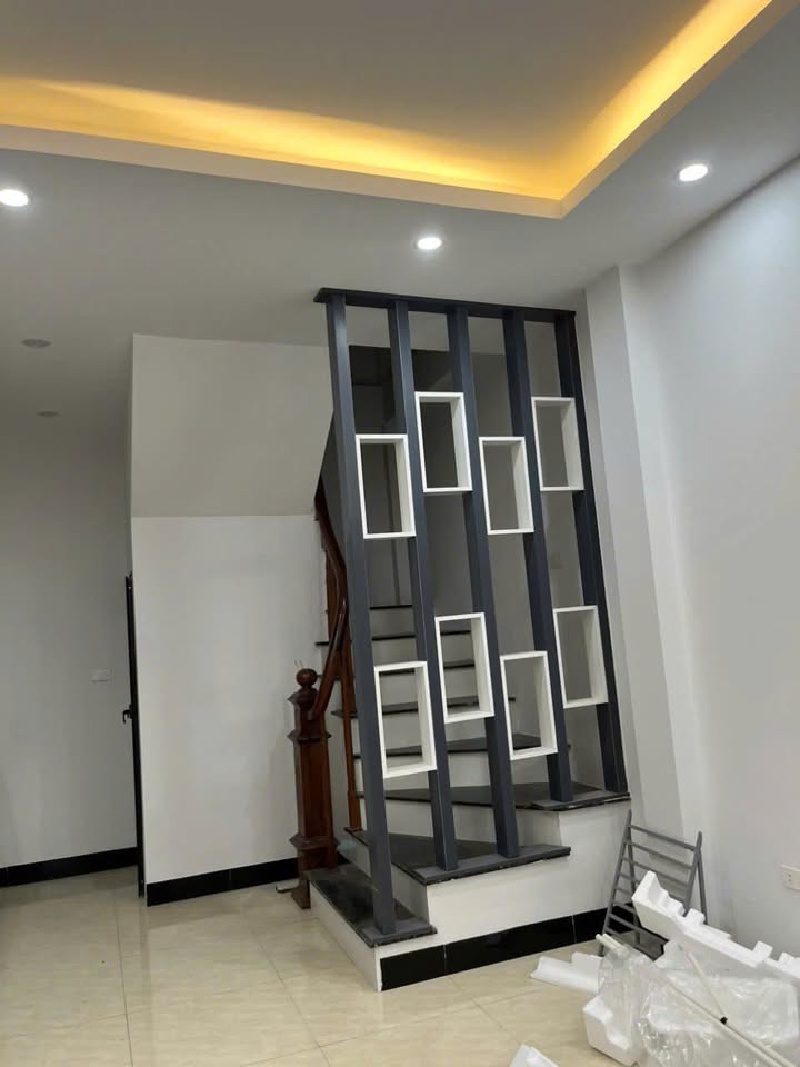 Cho thuê nhà nguyên căn 5 tầng tại Lai Xá, Hoài Đức - Nội thất cao cấp, chỉ việc vào ở!