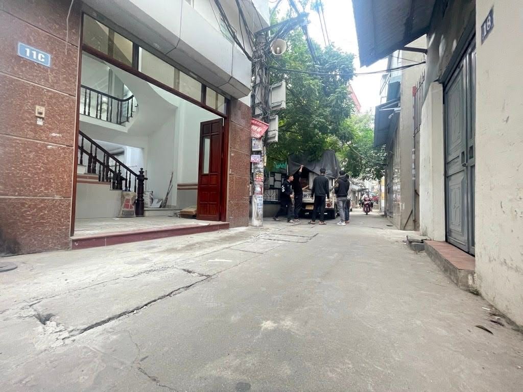 Nhà phố Võ Thị Sáu, Quận Hai Bà Trưng 64m² giá 13 tỷ - Mặt tiền rộng, ngõ thông thuận tiện!