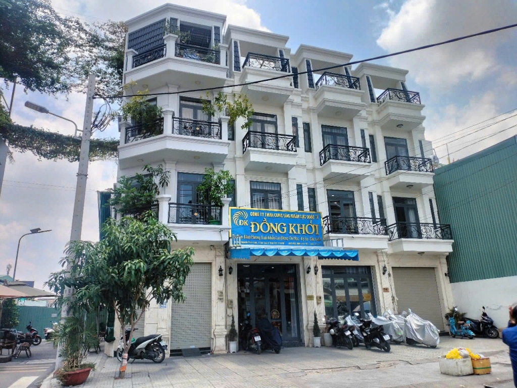 🏡 Bán gấp nhà phố hiện đại tại Bình Tân - Cách KCN Tân Tạo 300m chỉ 7.5 tỷ!