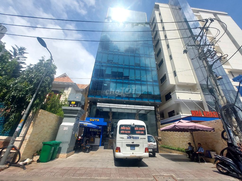 Cho thuê tòa nhà mặt tiền Ba Tháng Hai, Quận 10 1200m² - Kinh doanh sầm uất!