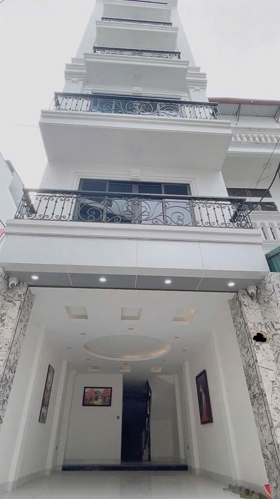 Bán nhà Hồng Tiến Long Biên 67m² giá 23,5 tỷ - Thiết kế hiện đại, thang máy