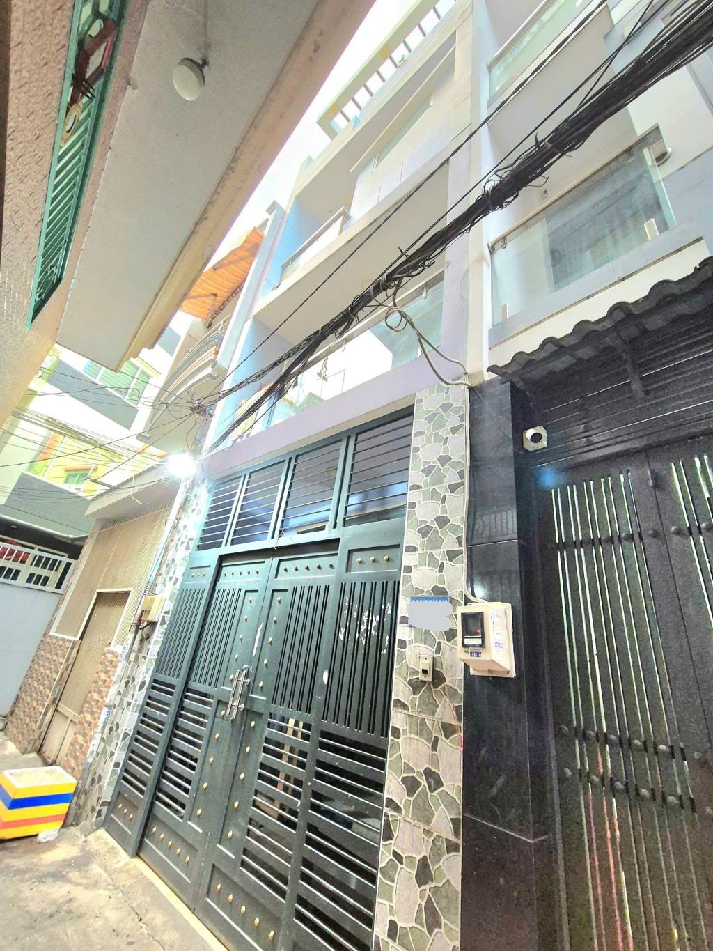 Nhà đẹp Lạc Long Quân, Tân Bình 49.5m² giá 7.5 tỷ - Đường vào hẻm xe tải rộng rãi!