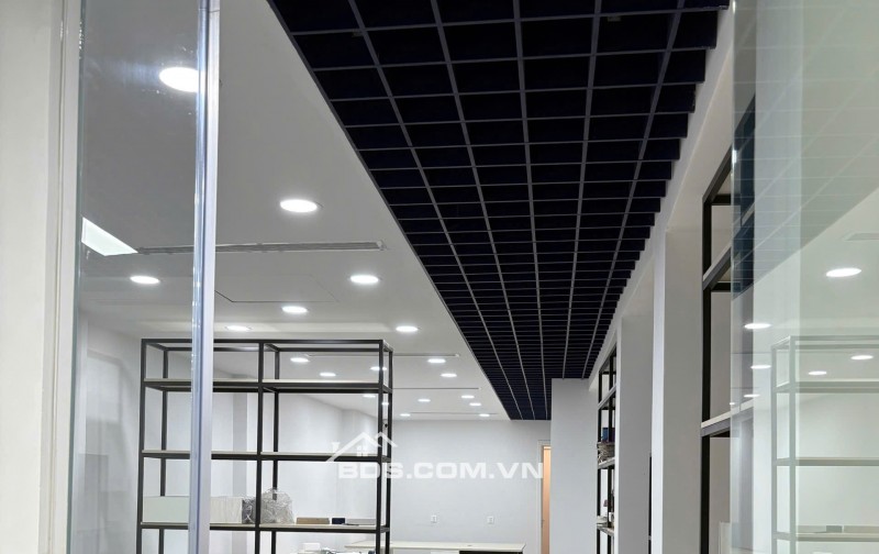 Cho thuê mặt bằng 200m² tại Nguyễn Thị Minh Khai, Quận 3 giá 65 triệu - Vị trí đắc địa cho kinh doanh!