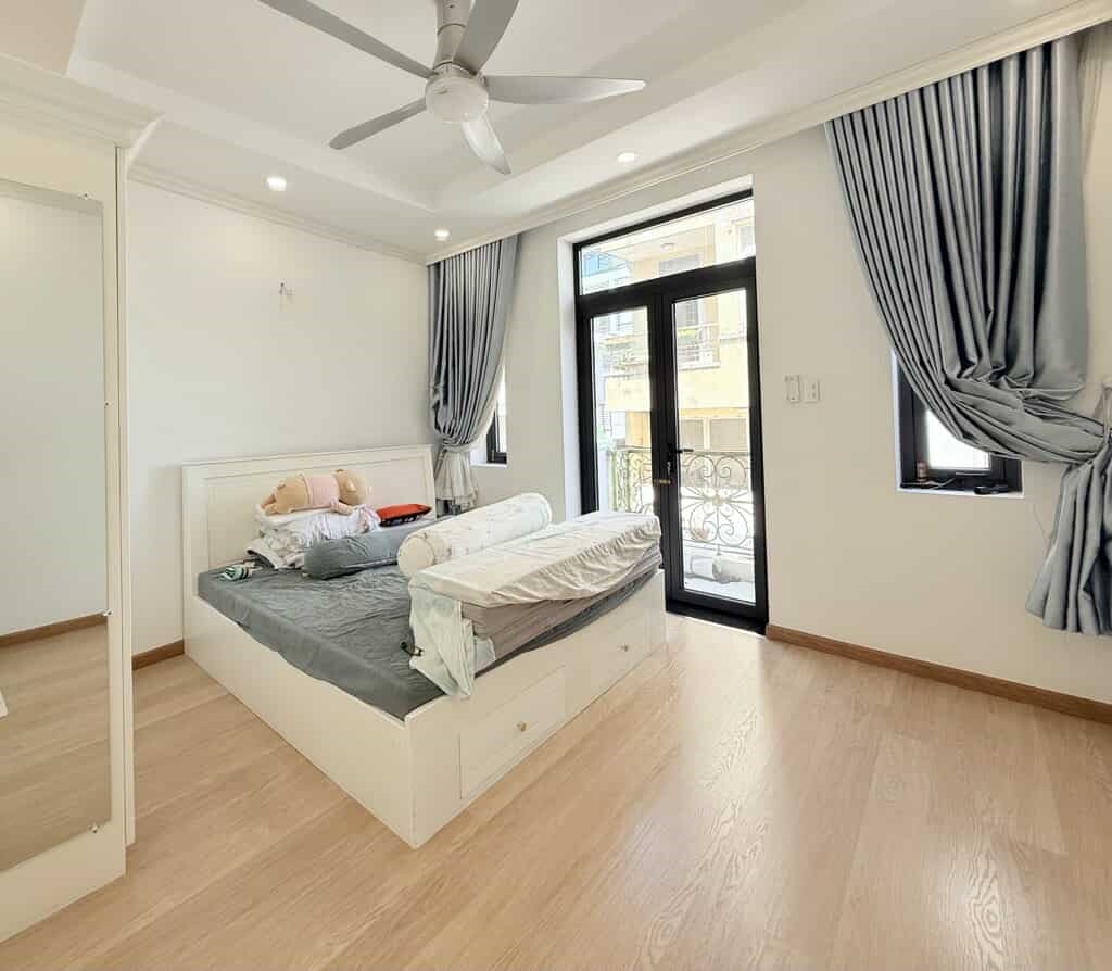 Nhà 5 tầng Phú Nhuận 56m² giá 10 tỷ - Thiết kế hiện đại, vào ở ngay!