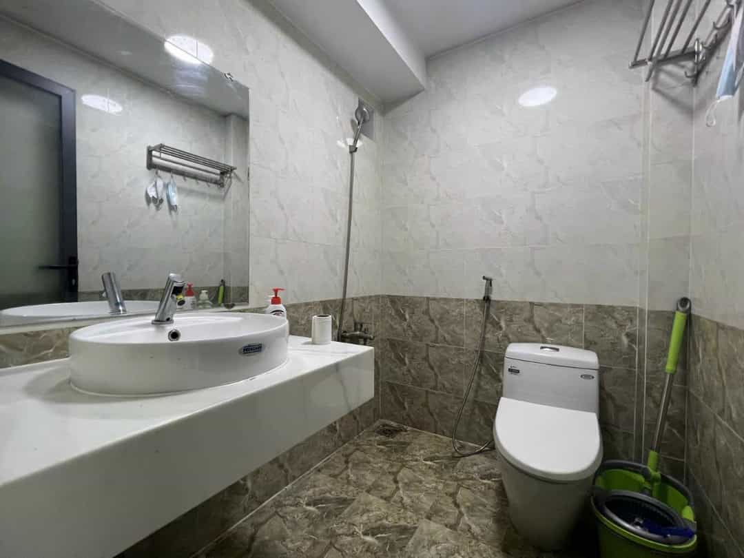 Biệt thự mặt tiền Bùi Văn Ba, Quận 7, 95m² - Giá 8.5 tỷ, sẵn sàng vào ở!