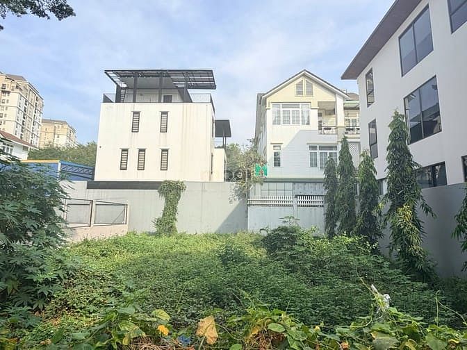 Bán Nền Biệt Thự Mặt Tiền Đường Trịnh Công Sơn, Q.9 - View Sông Đẹp, Giá Chỉ 41.2 Tỷ!