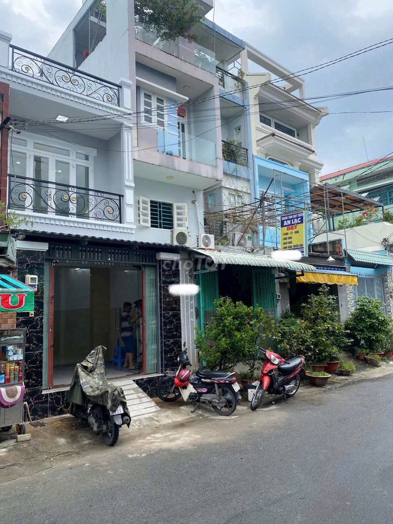 Nhà mặt tiền Phùng Tá Chu, Bình Tân 43m² giá 6 tỷ 390 - Dọn vào ở ngay!