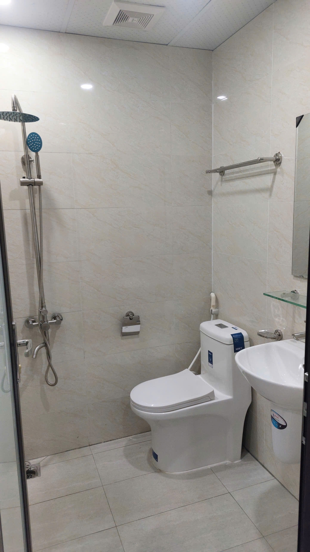 Nhà nguyên căn 4 tầng tại Vietsing Square 230m² giá 16 triệu - Đầy đủ tiện nghi cho chuyên gia!