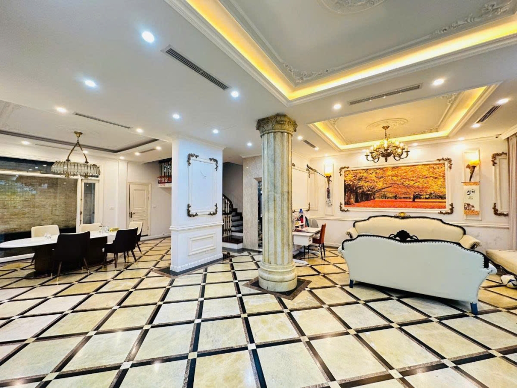 Nhà mặt phố Hoàng Hoa Thám 42m² giá 20 tỷ - Mặt tiền rộng, kinh doanh thuận lợi!