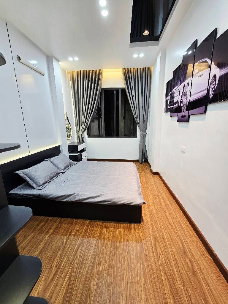 Nhà đẹp Đường Láng, Đống Đa 23m² giá 5.95 tỷ - Vị trí trung tâm, ngõ thông thoáng!