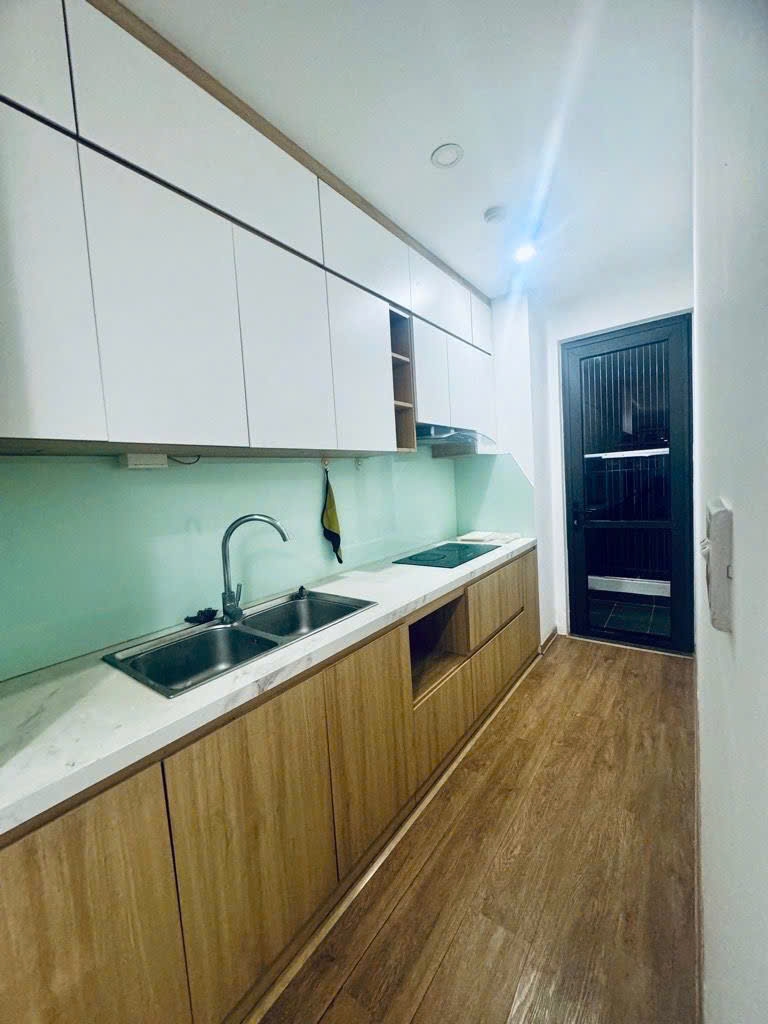 Chung cư Phường Việt Hưng 50m² giá 3.4 tỷ - Full nội thất cao cấp, view lô góc đẹp mắt!