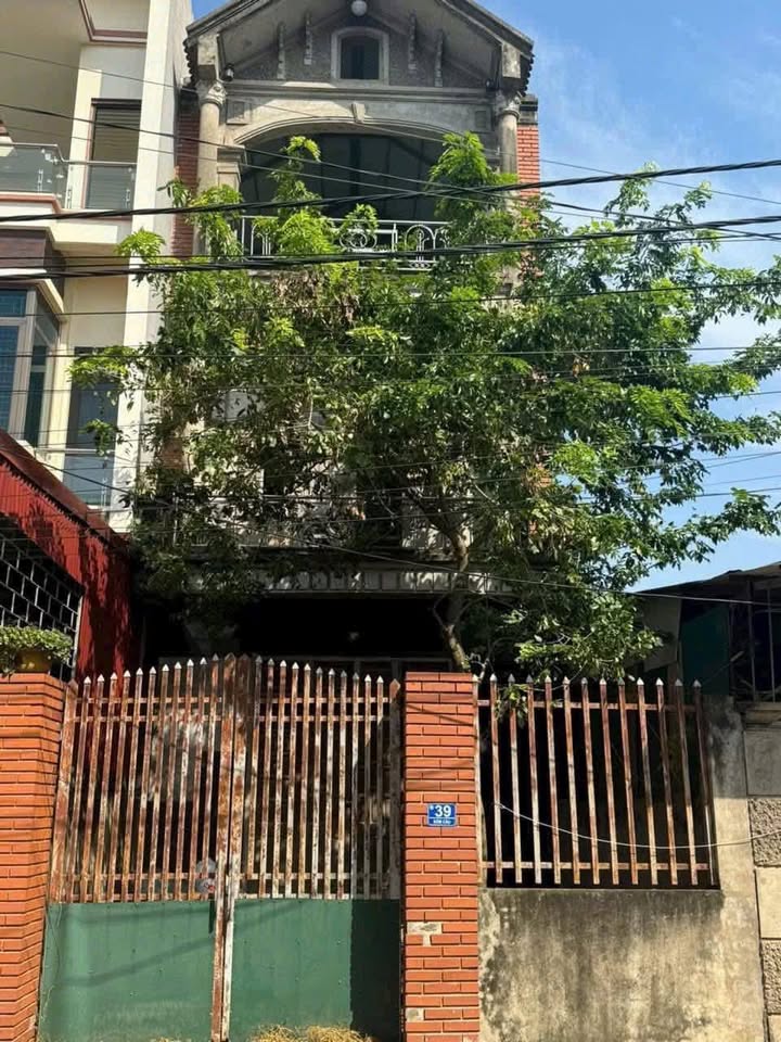 Đất tặng nhà 3 tầng tại Thôn Nội - Văn Hoàng 100m² giá 3.9 tỷ - Cơ hội hiếm có!