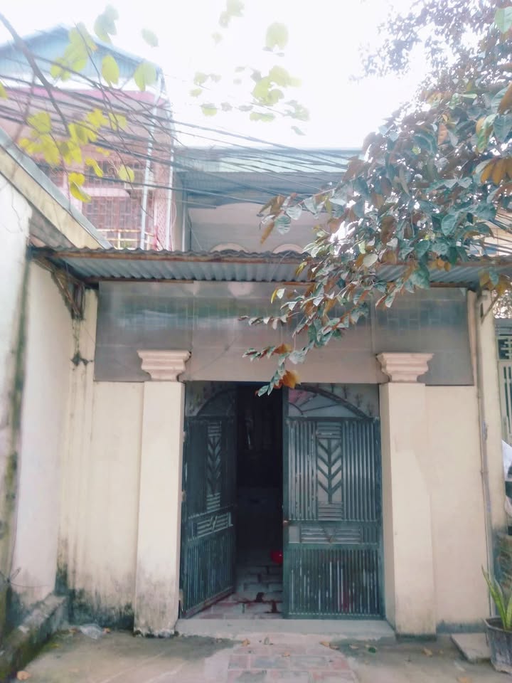 Nhà cho thuê 2 tầng tại Quảng Thịnh 100m² - Tiện nghi đầy đủ, giá chỉ 3,5 triệu/tháng!