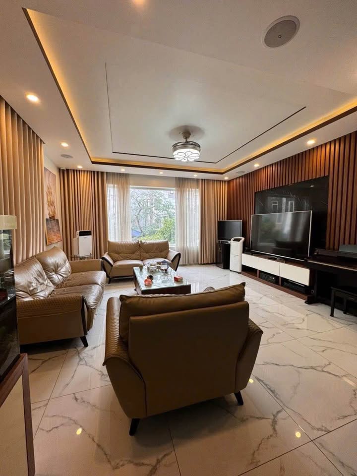 Nhà 6 tầng mặt đường Nguyễn Công Hòa, Hải Phòng 60m² giá 13.9 tỷ - Vị trí kinh doanh đắc địa!