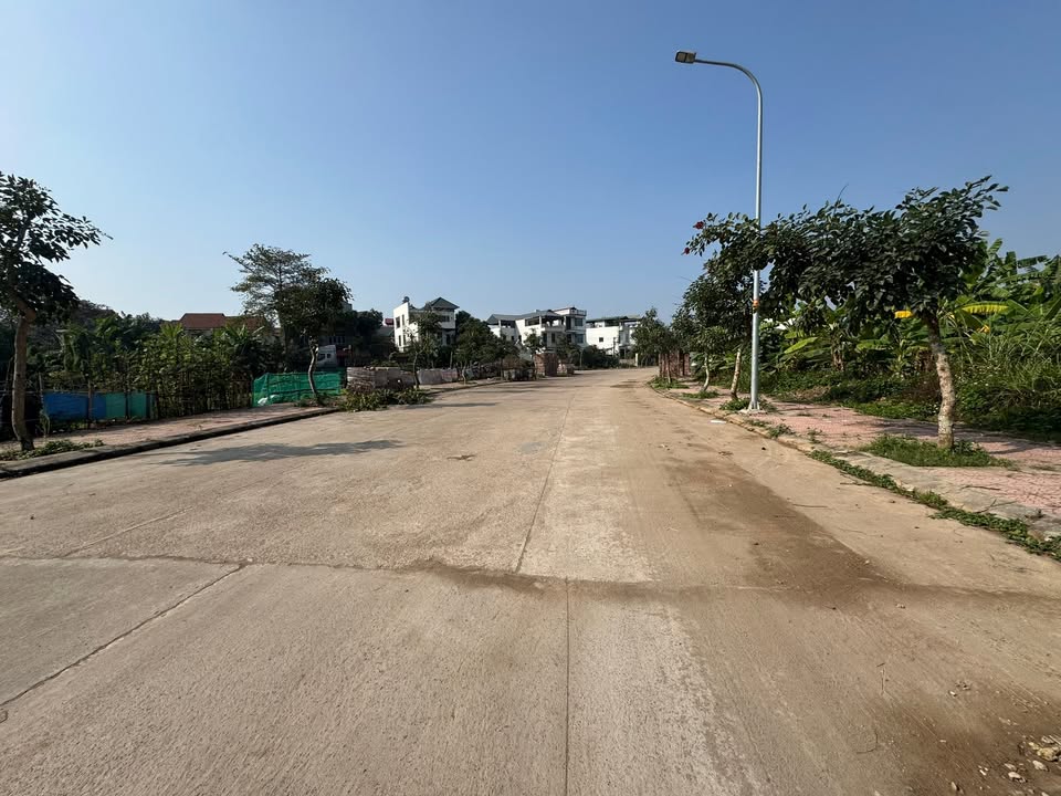 Đất nền Vĩnh Yên 101m² giá 2.6 tỷ - Mặt tiền 6m, view hồ tuyệt đẹp!