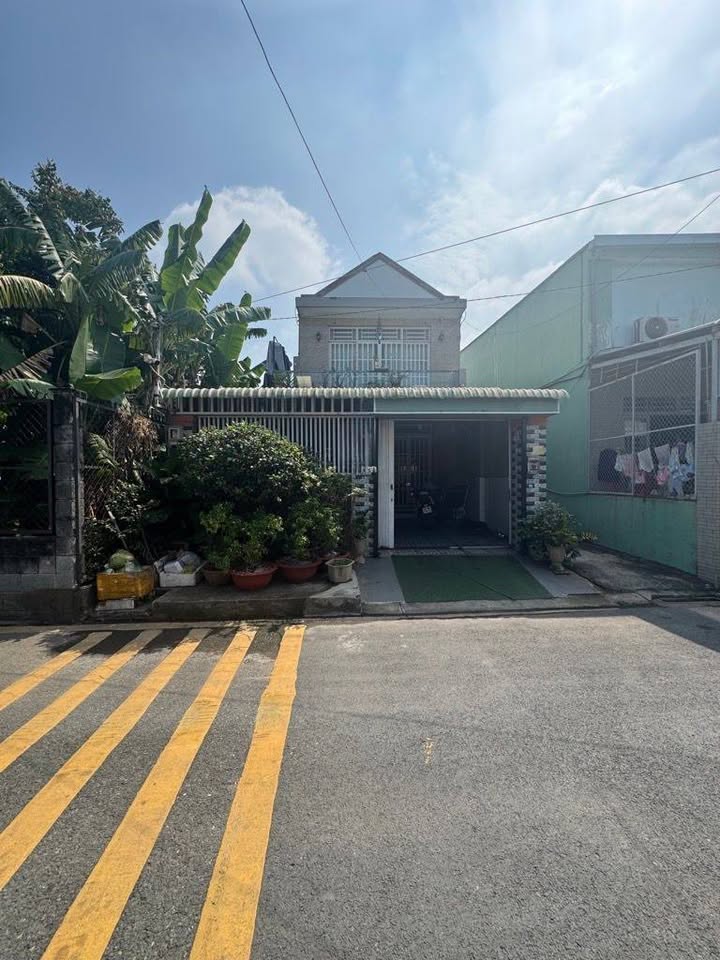 Nhà mặt phố Bệnh viện Hóc Môn 162.5m² giá 9 tỷ - Tiềm năng đầu tư sinh lời!