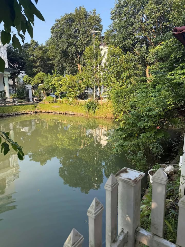 Townhouse Vinhomes Riverside Hoa Lan 220m² giá 90 tỷ - Đầu tư sinh lời cao!