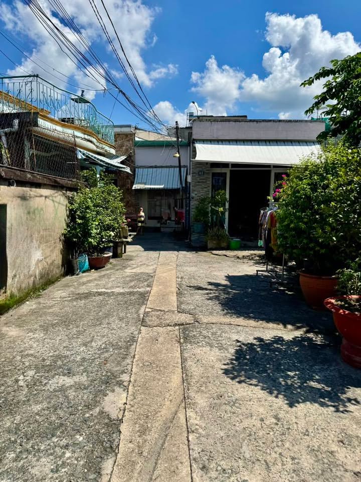 Nhà cấp 4 Hóc Môn 61m² giá 2.7 tỷ - Cách MT Lê Lợi chỉ 30m!