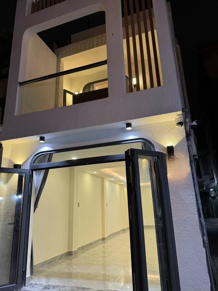 FrontHouse Phan Xích Long Q.11 60m² - Mặt Tiền Kinh Doanh Thích Hợp Đầu Tư!