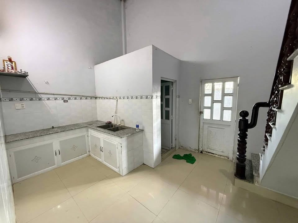 Nhà mặt tiền đường 30/4, Sóc Trăng 85m² giá 6.5 triệu - Tiện lợi ngay trung tâm!