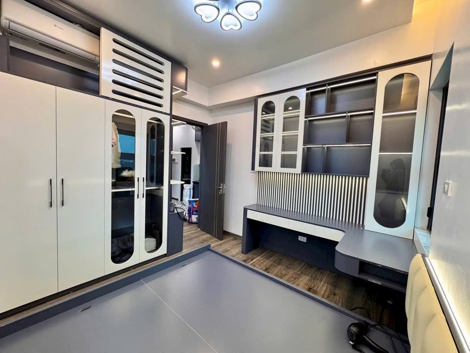 Căn hộ Thạch Bàn 52m² giá 2.65 tỷ - Bán gấp, nội thất đầy đủ!