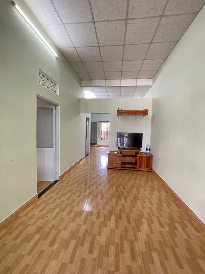 Bán nhà mặt tiền Trần Quý Cáp, TP Bảo Lộc, 109m² chỉ 2.4 tỷ - Sẵn sàng vào ở ngay!