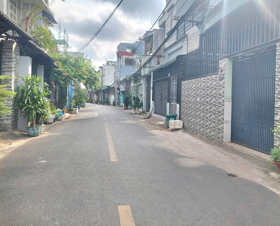 Nhà 4 tầng Phước Long Thủ Đức 110m² giá 9 tỷ - Đường thông xe hơi tránh nhau!