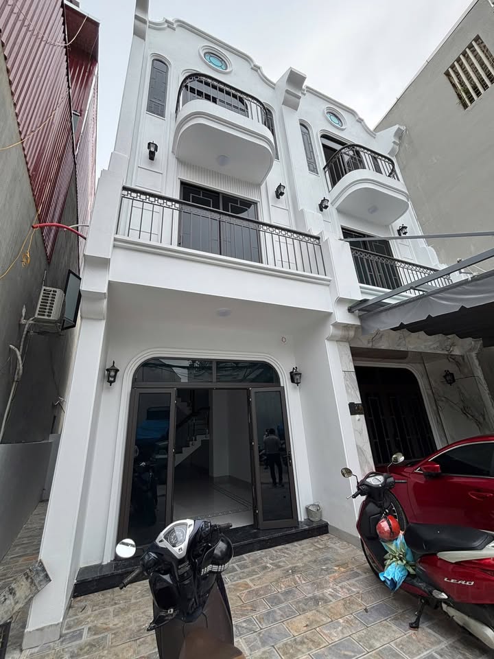 Nhà bán chính chủ Ngõ 4 Thủ Phác, 64m² giá 3.85 tỷ - Pháp lý rõ ràng!