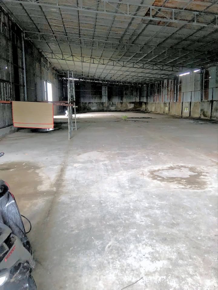 Kho cho thuê Long Phước, Quận 9 800m² giá 35 triệu - Không gian rộng rãi, tiện lợi cho kinh doanh!