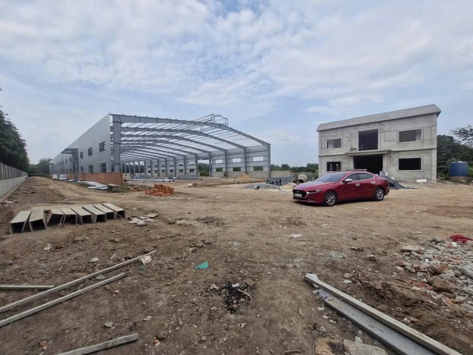 Cho thuê nhà xưởng 4000m² gần Vòng Xoay An Điền - Giao thông thuận lợi, sẵn sàng hoạt động!