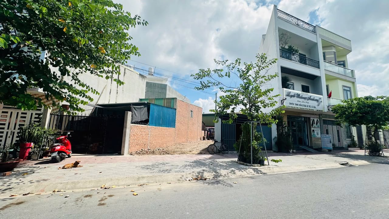 Đất mặt tiền kinh doanh Dĩ An 111,8m² giá 6,5 tỷ - Đầu tư sinh lời ngay!