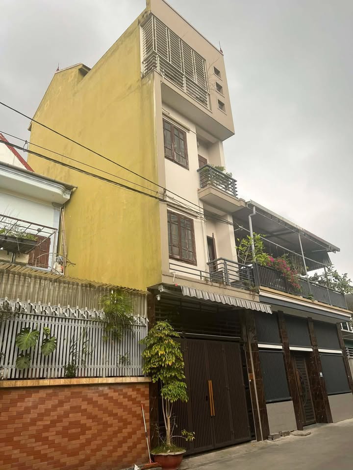 Nhà 4 tầng tại Phường Hà Huy Tập, Vinh 53,5m² giá 6,1 tỷ - Sẵn sàng vào ở ngay!