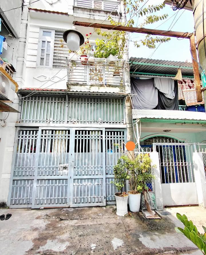 Nhà 3 PN Hiệp Thành, Quận 12 - Giá 3 tỷ, Cách MT Lê Văn Khương 500m!