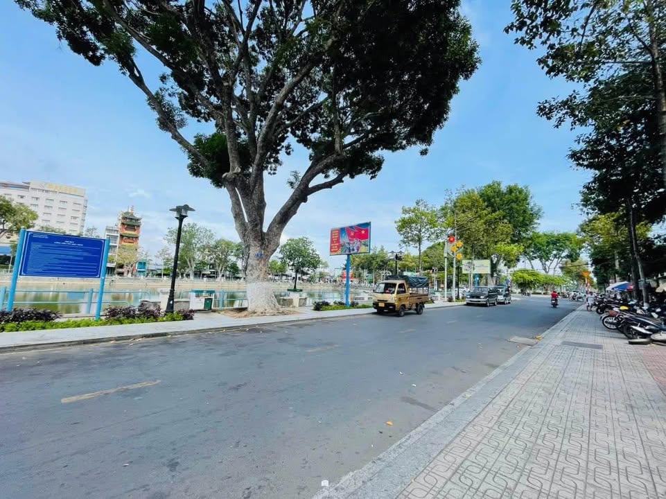 Nhà mặt tiền đường Yersin, Mỹ Tho 134m² giá 12.5 tỷ - Vị trí đắc địa ngay giếng nước!