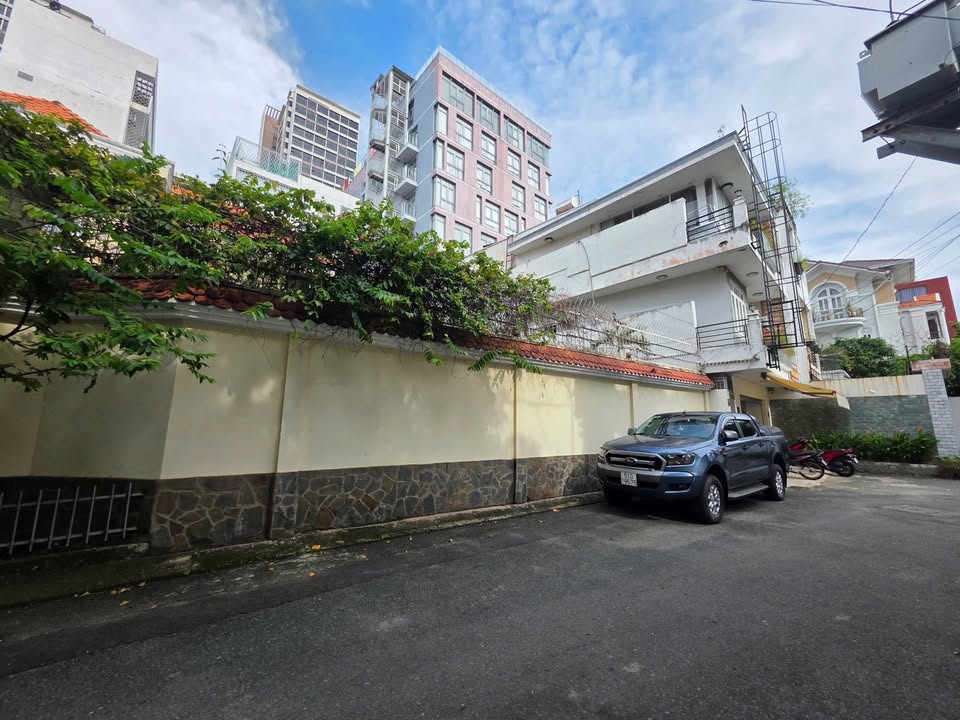 Biệt thự Thảo Điền 541m² giá 140 tỷ - Thiết kế sang trọng, thương lượng tốt!