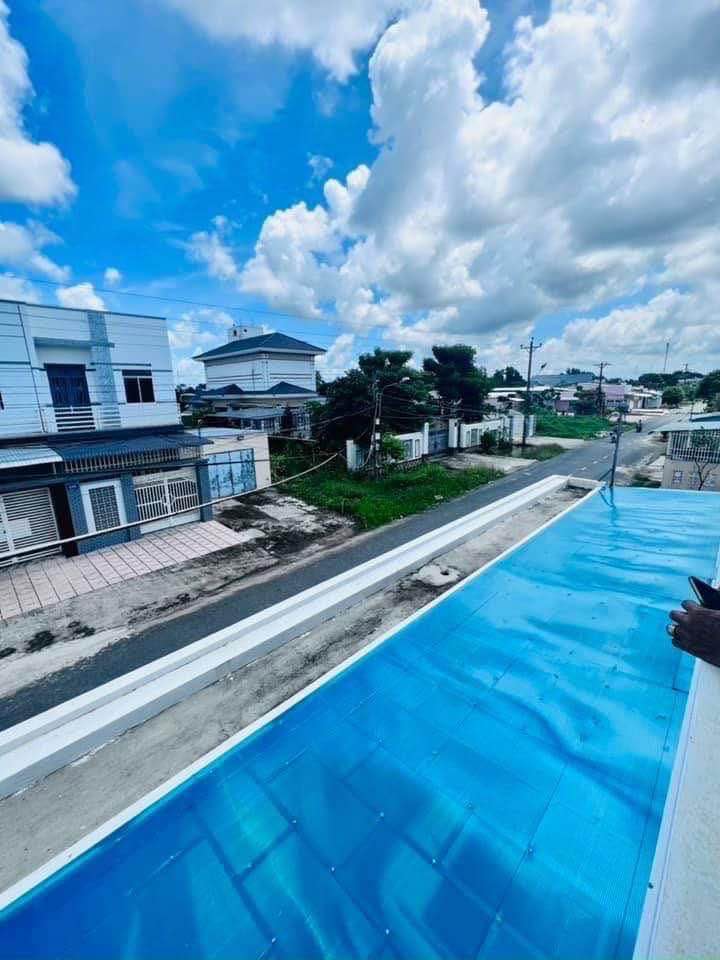 Nhà phố mặt tiền đường Lưu Khánh Đức, 200m² giá 2 tỷ - Sân đậu ô tô rộng rãi!