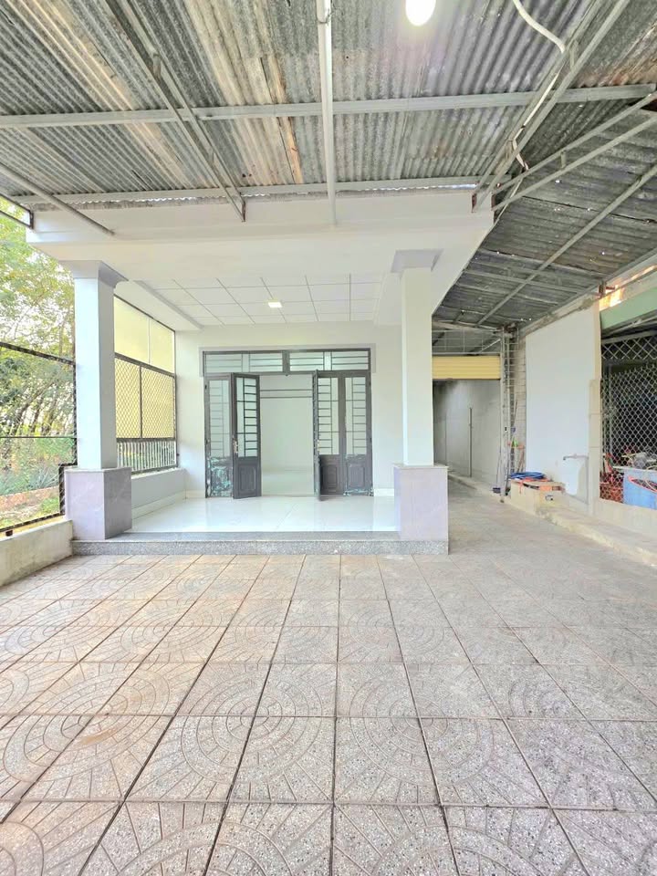 Nhà đất 280m² tại Khu phố Sân Cu, Tây Ninh - Giá 1.39 tỷ, sân trước để 02 ô tô!