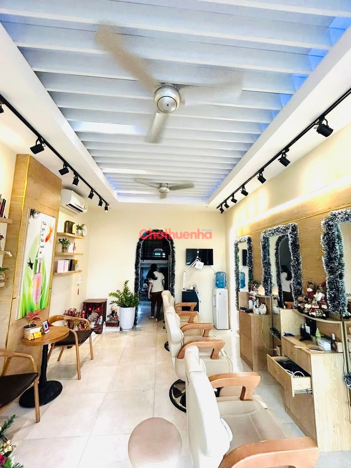 Nhà mặt tiền cho thuê đường Hoa, Phú Nhuận 56m² - Phù hợp kinh doanh đa dạng