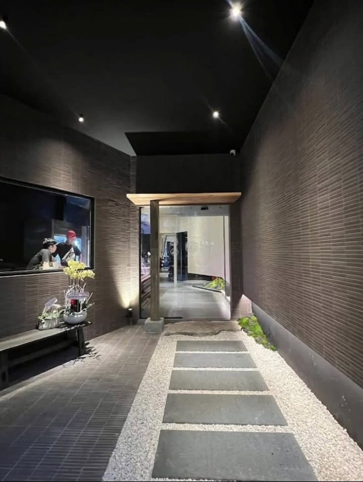 Nhà mặt tiền cho thuê Lý Tự Trọng, Quận 1, 205m² - Vị trí đắc địa, kinh doanh sầm uất!