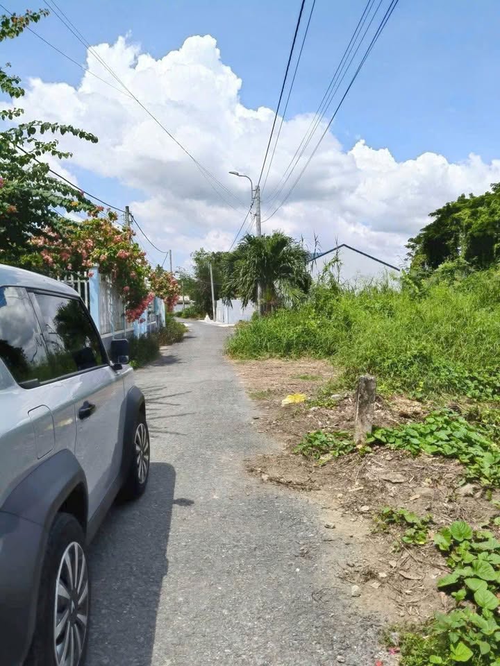 Đất nền Vĩnh Long 441m² giá 4.4 tỷ - Mặt tiền đường nhựa thông thoáng!