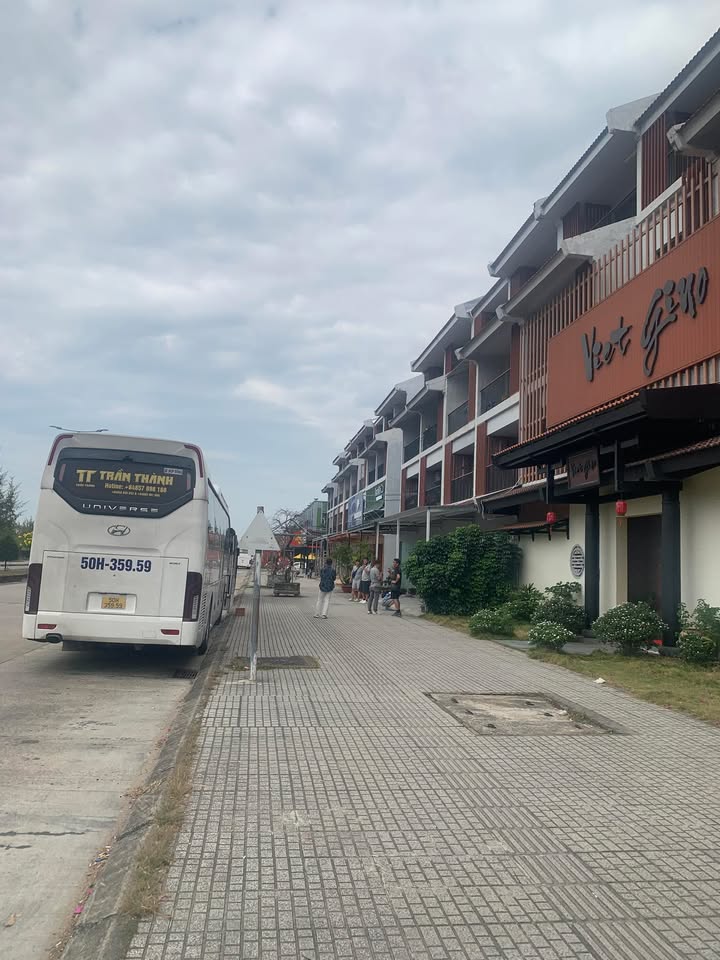 Shophouse 4 tầng Sonasea Bãi Trường, Phú Quốc 110m² - Kinh doanh sầm uất ngay trung tâm!