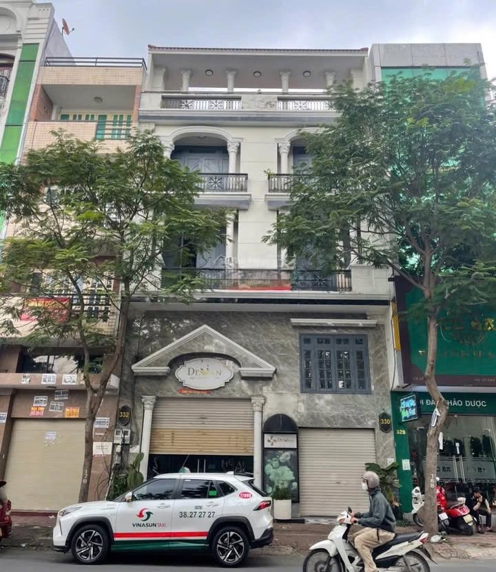 Cho thuê Biệt thự mini đường Cao Thắng, Q.10 diện tích 180m² - Không gian sống lý tưởng!